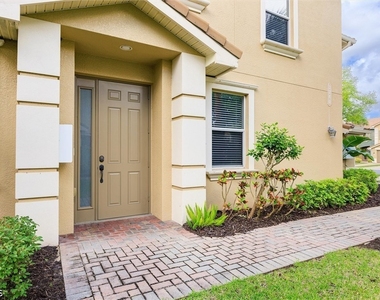 3240 Cottonwood Bend - Photo Thumbnail 5