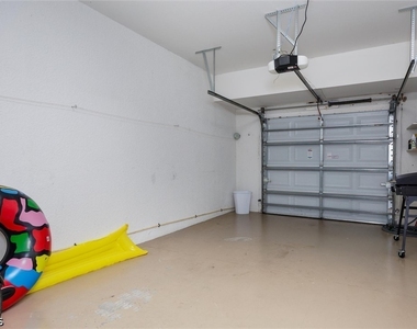 3240 Cottonwood Bend - Photo Thumbnail 31