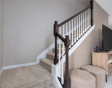3240 Cottonwood Bend - Photo Thumbnail 17