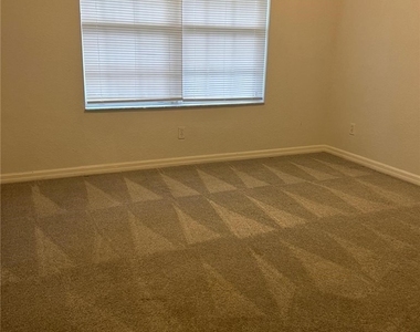 8358 Bernwood Cove Loop - Photo Thumbnail 4