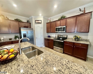 11600 Golden Oak Terrace - Photo Thumbnail 7