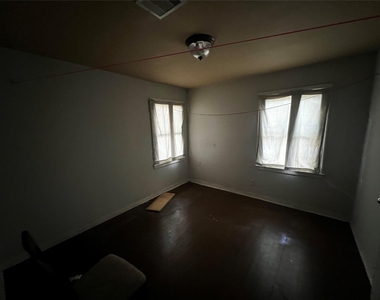 5926 Southtown Street - Photo Thumbnail 5