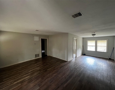 5926 Southtown Street - Photo Thumbnail 1