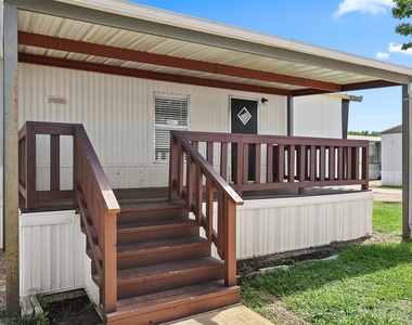 2222 N Austin Avenue - Photo Thumbnail 2
