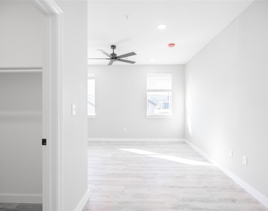 2101 Reinke Road - Photo Thumbnail 17