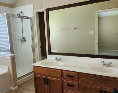 8006 Indian Desert Drive - Photo Thumbnail 16