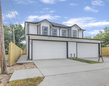 2305 Sakowitz Street - Photo Thumbnail 1