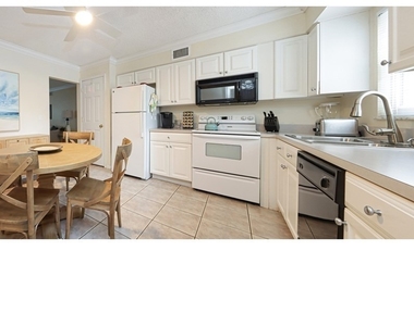 940 3rd Street S - Photo Thumbnail 5