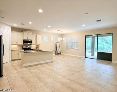 16432 Aberdeen Way - Photo Thumbnail 3