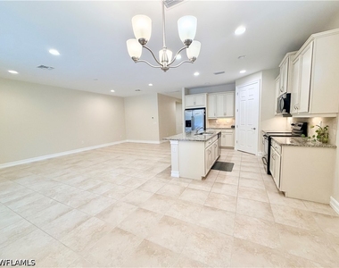 16432 Aberdeen Way - Photo Thumbnail 5