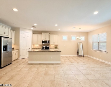 16432 Aberdeen Way - Photo Thumbnail 4