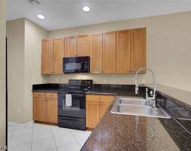 10260 Olivewood Way - Photo Thumbnail 3