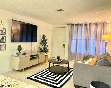 5385 Treetops Drive - Photo Thumbnail 2