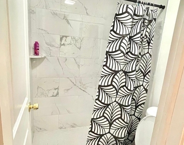 5385 Treetops Drive - Photo Thumbnail 8