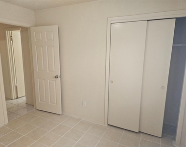 18539 Lippizaner Drive - Photo Thumbnail 11