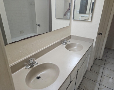 18539 Lippizaner Drive - Photo Thumbnail 12