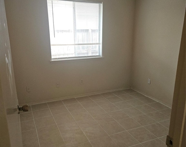18539 Lippizaner Drive - Photo Thumbnail 13
