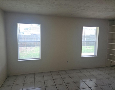 18539 Lippizaner Drive - Photo Thumbnail 17
