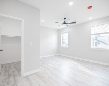 2101 Reinke Road - Photo Thumbnail 13