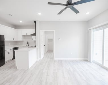 2101 Reinke Road - Photo Thumbnail 12