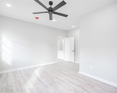 2101 Reinke Road - Photo Thumbnail 15