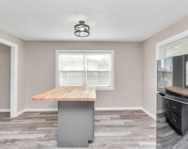 3404 Blodgett Street - Photo Thumbnail 8