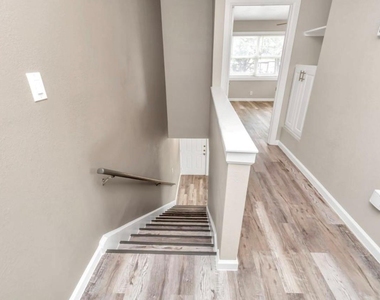 3404 Blodgett Street - Photo Thumbnail 6