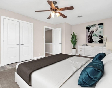 3404 Blodgett Street - Photo Thumbnail 3