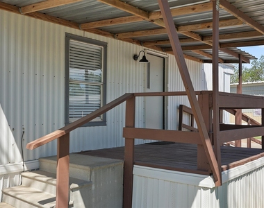 2222 N Austin Avenue - Photo Thumbnail 4