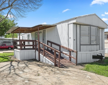 2222 N Austin Avenue - Photo Thumbnail 1