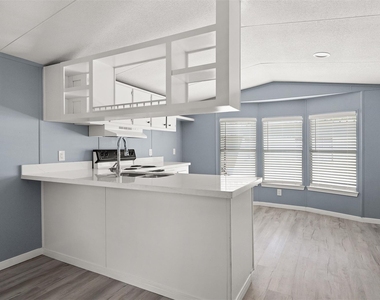 2222 N Austin Avenue - Photo Thumbnail 9