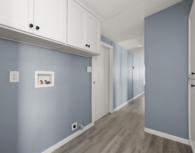 2222 N Austin Avenue - Photo Thumbnail 16