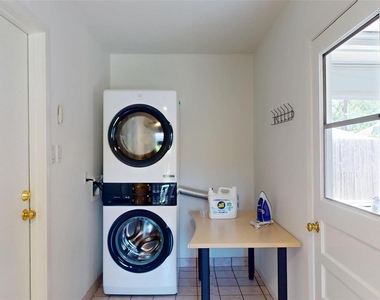 4826 Waynesboro Drive - Photo Thumbnail 20