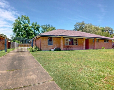 4826 Waynesboro Drive - Photo Thumbnail 25