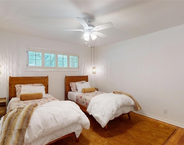 4826 Waynesboro Drive - Photo Thumbnail 12