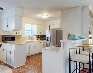 4826 Waynesboro Drive - Photo Thumbnail 9