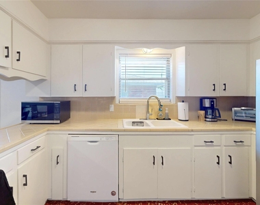4826 Waynesboro Drive - Photo Thumbnail 10