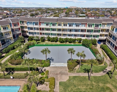 7820 Seawall Boulevard - Photo Thumbnail 25