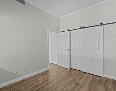 7820 Seawall Boulevard - Photo Thumbnail 10