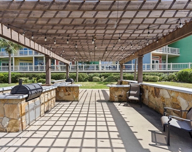 7820 Seawall Boulevard - Photo Thumbnail 32