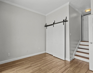 7820 Seawall Boulevard - Photo Thumbnail 11