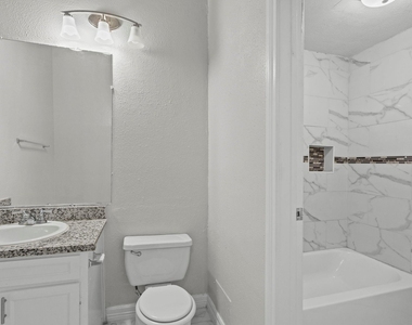 7820 Seawall Boulevard - Photo Thumbnail 9