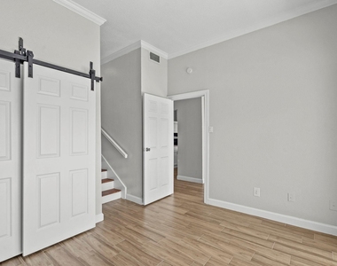 7820 Seawall Boulevard - Photo Thumbnail 16
