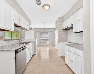 403 Mistywood Drive - Photo Thumbnail 10