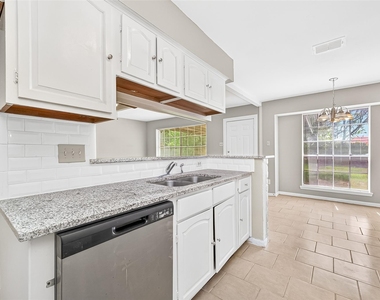 403 Mistywood Drive - Photo Thumbnail 11
