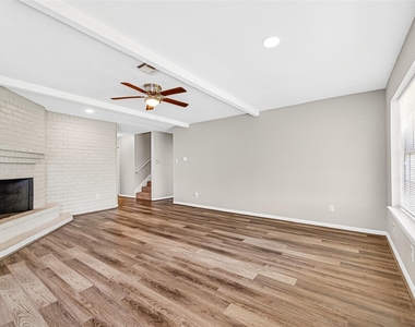 403 Mistywood Drive - Photo Thumbnail 7