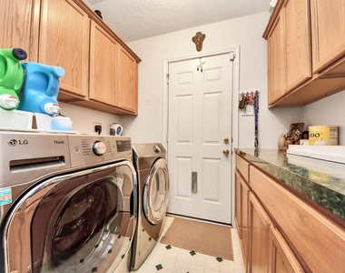1611 Bob White Street - Photo Thumbnail 7