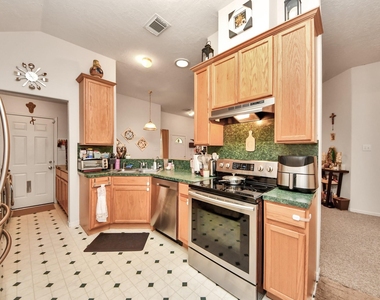 1611 Bob White Street - Photo Thumbnail 5