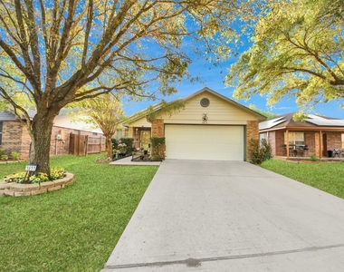 1611 Bob White Street - Photo Thumbnail 25
