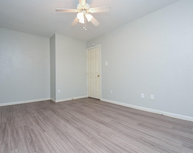 202 W Sterling Pond Circle - Photo Thumbnail 27